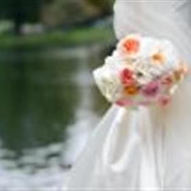 fwthumbroses-and-hydrangea-wedding-bouquet-5f886815346843.84709130.167.jpg.jpg